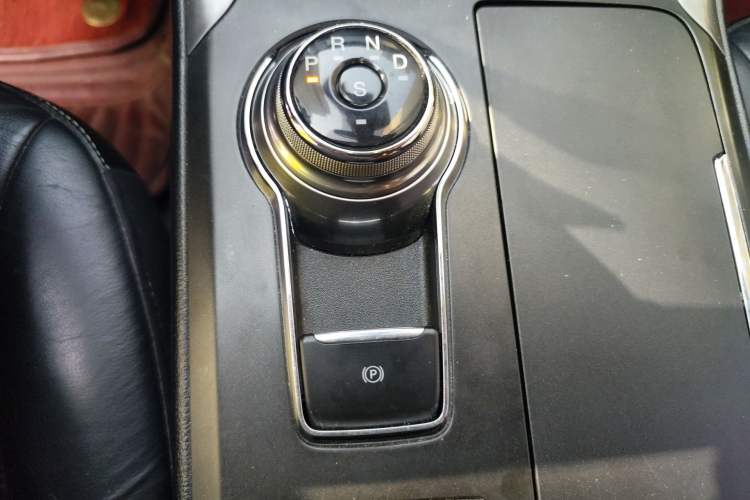 Used Ford Mondeo 2017 EcoBoost 180 Luxury Model Gear Lever