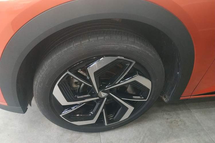 Used Deepal S07 2024 215Max Qiankun Intelligent Driving ADS SE Range-Extended Version
