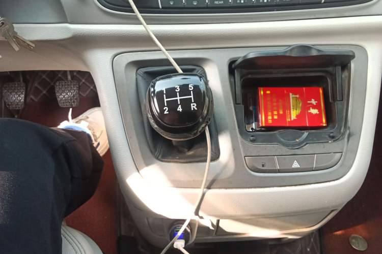 Used SAIC MAXUS G10 2016 2.4L Manual Elite Edition