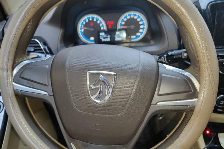 Used Baojun 730 2014 1.5L manual Comfort ESP version 7 seats
