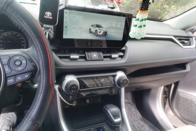 Used Toyota Wildlander 2023 2.0L CVT Two-Wheel Drive Luxury PLUS Edition Audio And AC Panel