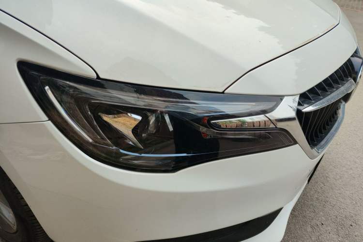 Used Buick GL6 2021 323T Mild Hybrid Connect Luxury Model Right Front Headlight