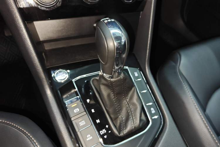 Used Volkswagen Tharu 2019 330TSI Four-Wheel Drive Luxury Edition China VI Standard
