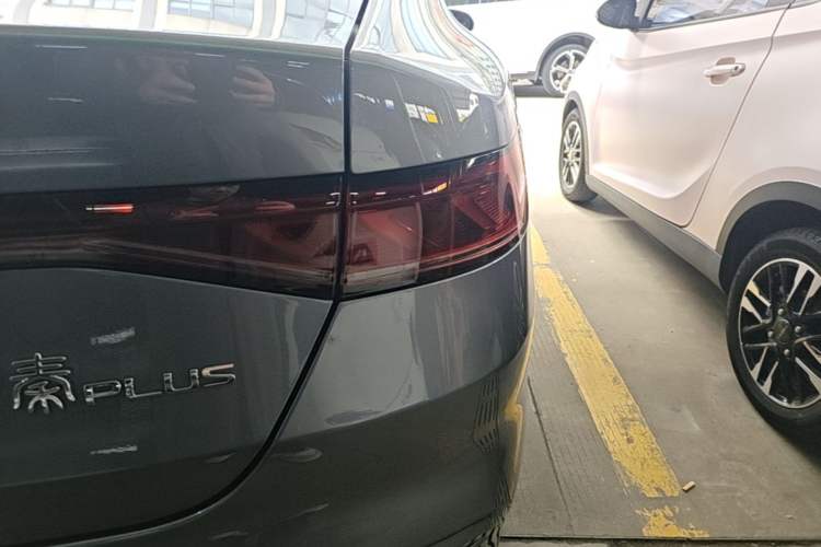 Used BYD Qin PLUS 2024 HONOR Edition DM-i 55KM Leading Model
