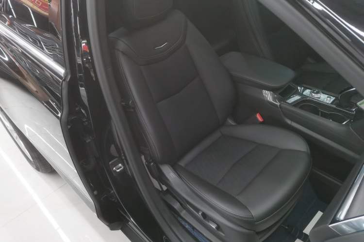 Used Cadillac XT5 2021 28T Tech Edition
