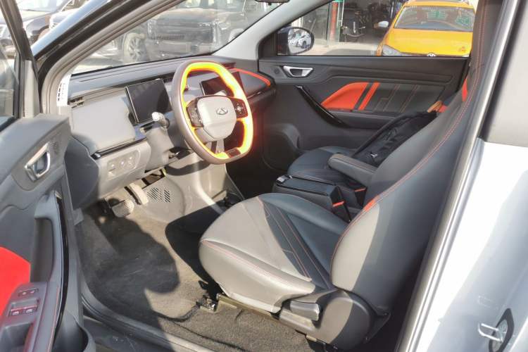 Used Chery New Energy Boundless Pro 2022 301km LingShou Edition Lithium Iron Phosphate
