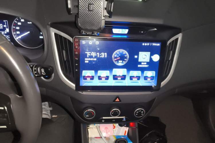 Used Hyundai ix25 2015 1.6L Automatic Two-Wheel Drive Smart GLS Trim Audio And AC Panel