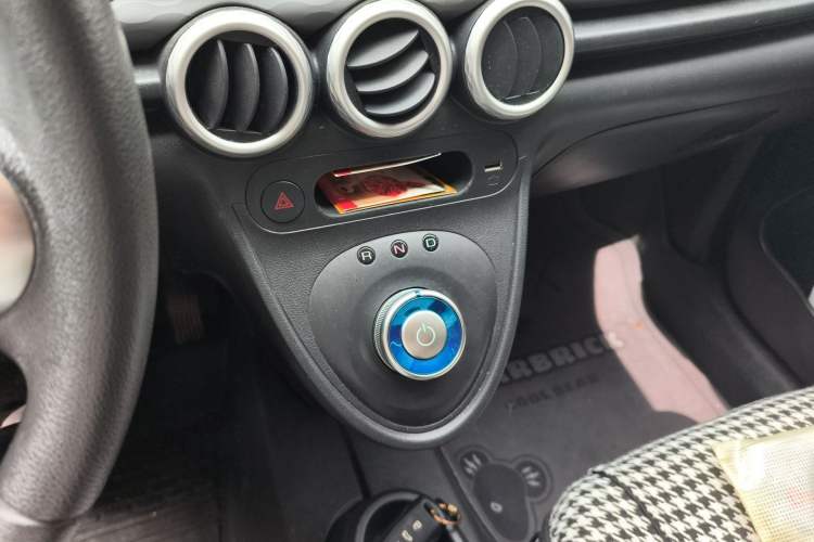 Used ORA Black Cat 2022 Updated Version 301 km Cute Pet Edition Lithium Iron Phosphate Gear Lever