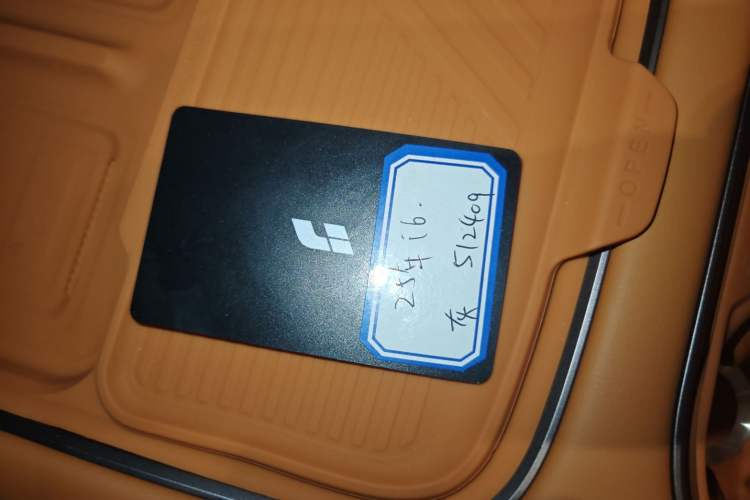 Used Li Auto i6 2025 Model Four-Wheel-Drive Standard Type