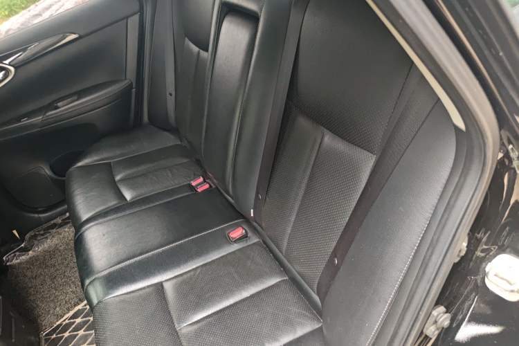 Used Nissan Sylphy 2019 1.6XV CVT Smart Connect Luxury Edition China V Standard Left Rear Seat