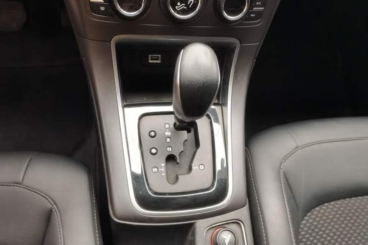 Used Citroen C4 Sega 2016 1.6L Automatic Luxury Model Gear Lever