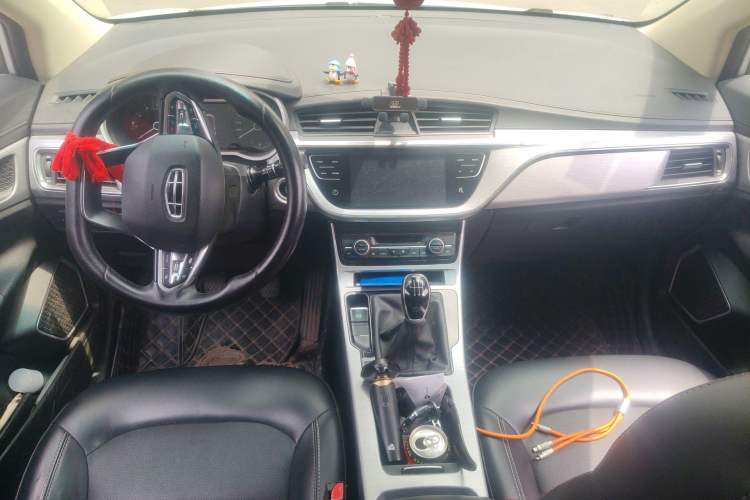 Used Geely Auto Emgrand GS 2019 1.4T Manual Ya Center Console