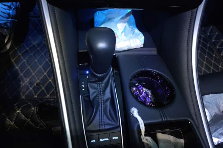 Used Toyota Avalon 2023 Dual-Engine 2.5L Luxury Edition
