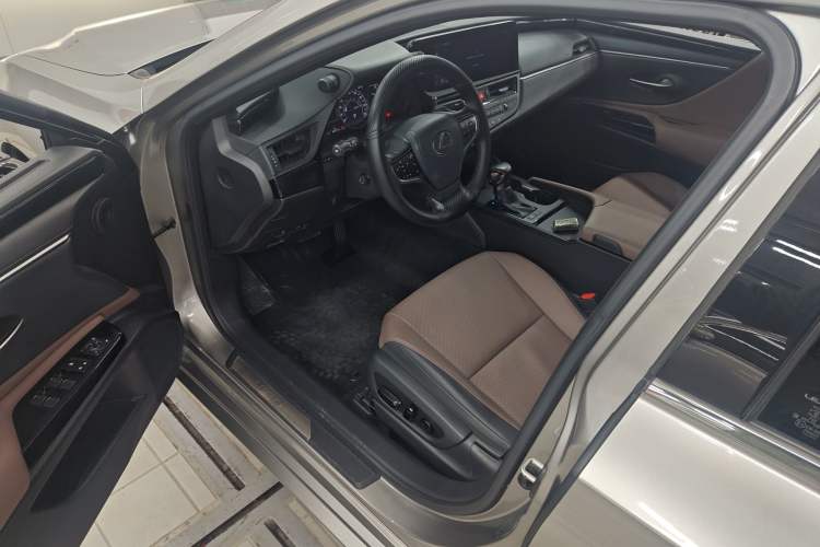 Used Lexus ES 2022 200 Excellence Edition