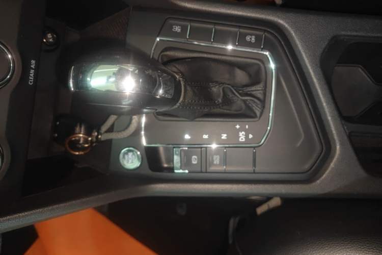 Used Volkswagen Tharu 2021 280TSI Two-Wheel Drive Trend Edition Gear Lever