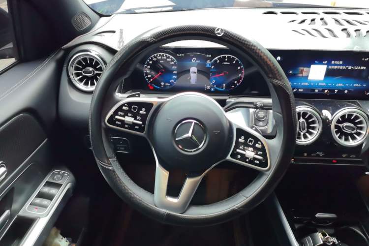 Used Mercedes-Benz GLB 2023 GLB 220 Sport Edition Steering Wheel