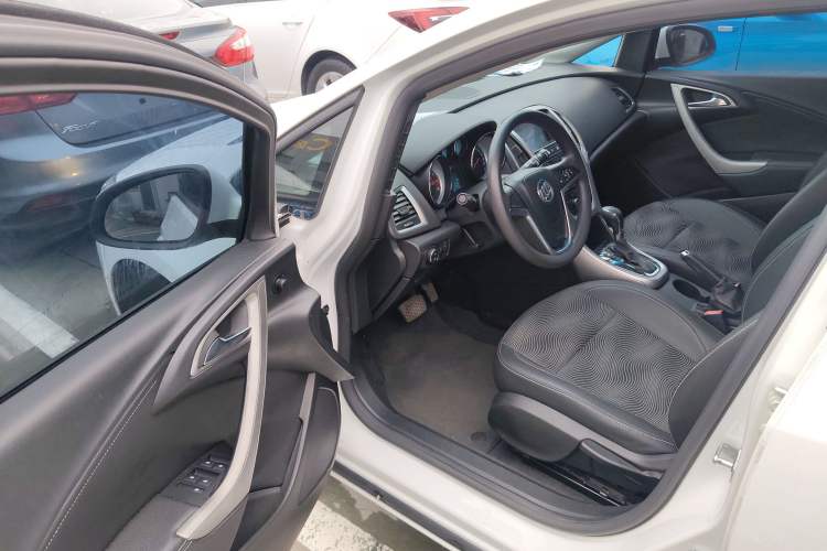 Used Buick GT 2014 XT 1.6L Automatic Fashion Edition
