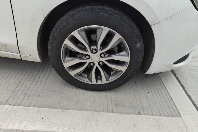 Used Buick GT 2019 18T Automatic Connected Elite Model China V Standard Right Front Wheel Hub