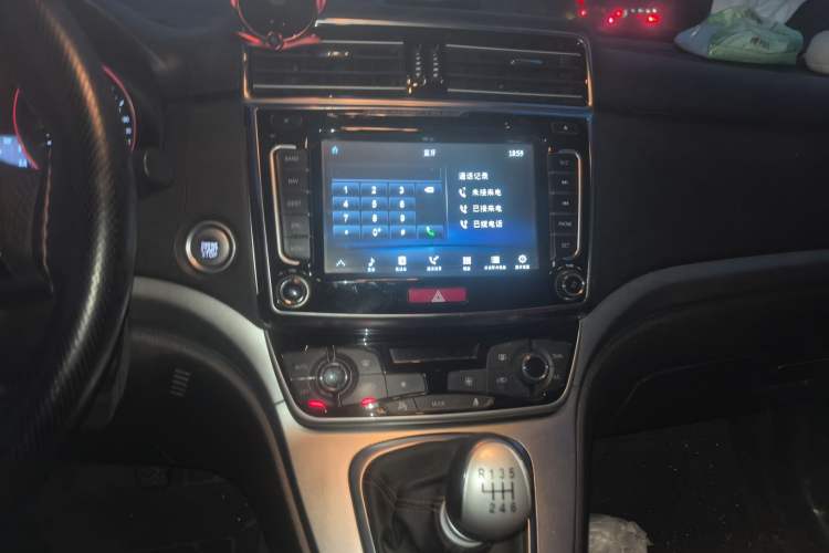 Used Haval H6 2017 Blue Label Sport Edition 1.5T Manual Two-Wheel Drive Elite Model Audio And AC Panel