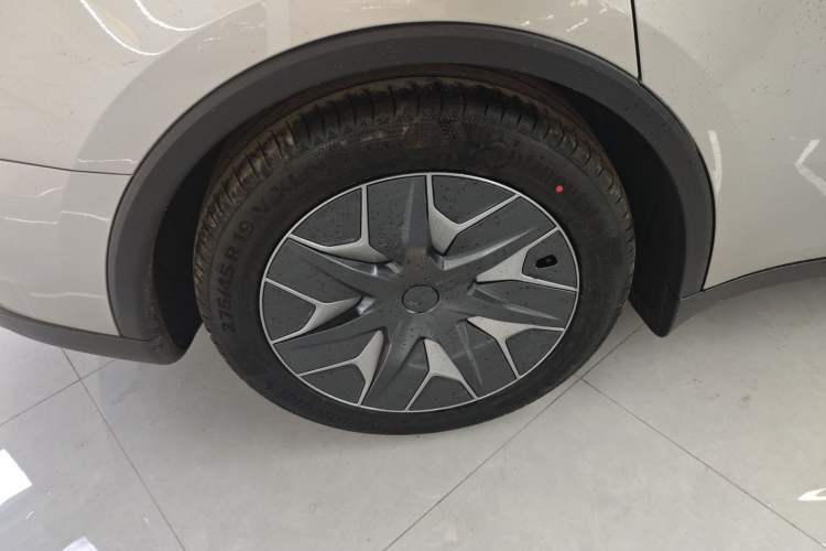 Used Tesla Model Y L 2025 Model Long-Range All-Wheel-Drive Version