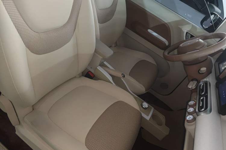 Used Wuling Hongguang MINIEV 2024 3rd Generation 215km Advanced Version Right Front Seat