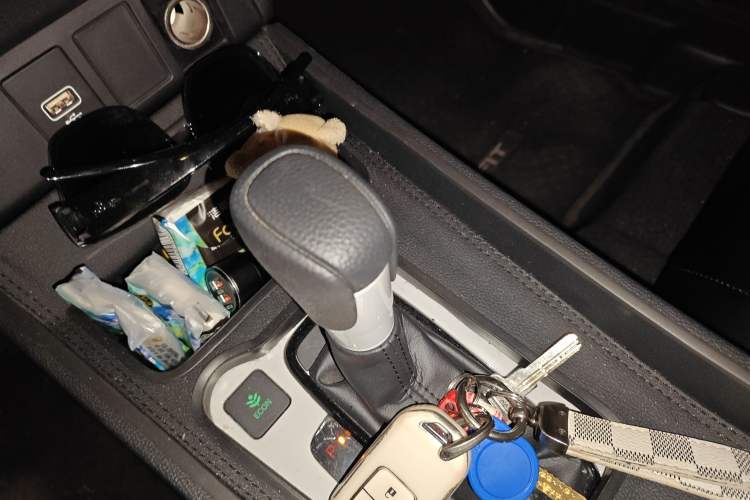 Used Honda Fit 2022 1.5L CVT Trendy Sunroof Edition Gear Lever