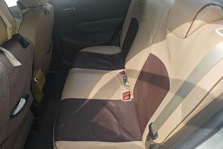 Used Chevrolet Aveo Sonic 2011 Sedan 1.4L Manual Transmission SE