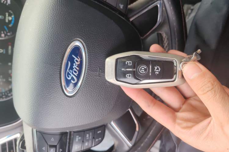 Used Ford Taurus 2017 EcoBoost 245 Flagship Model