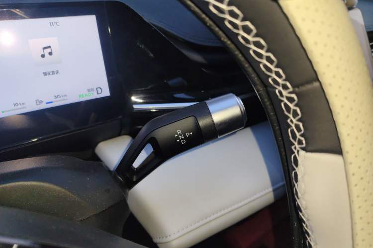 Used Geely Galaxy L6 2023 125km MAX
