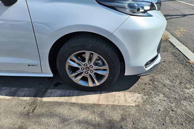 Used Toyota SIENNA 2024 2.5L Hybrid Comfort Edition