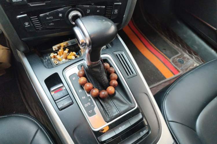 Used Audi A4L 2013 35 TFSI Automatic Standard Model Gear Lever