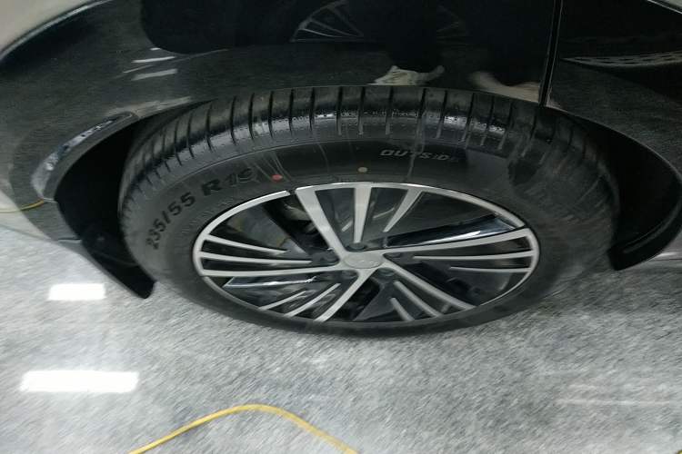 Used Lynk & Co 08 EM-P 2023 120km Long-Range Halo