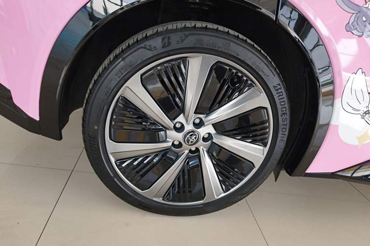 Used Toyota bZ5 2025 Model 550 PRO Smart Driving Edition Exterior 5