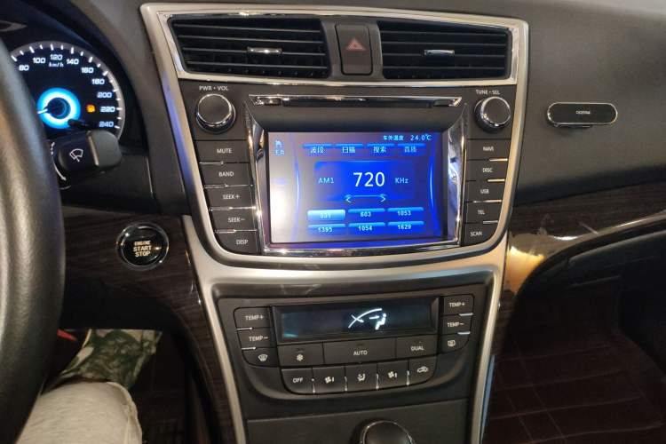 Used Changan Raeton 2013 1.8T Automatic Flagship Model China IV Standard
