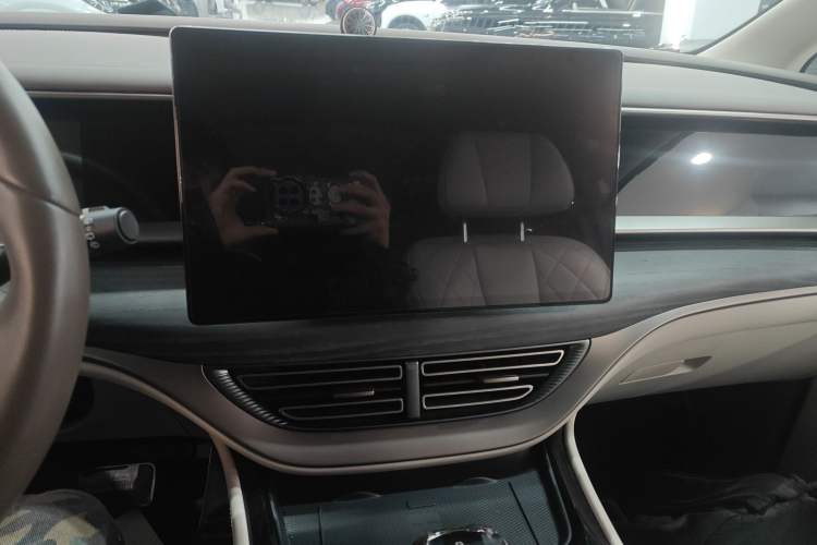 Used Denza D9 2022 DM-i 970 Four-Wheel Drive Prestige Model