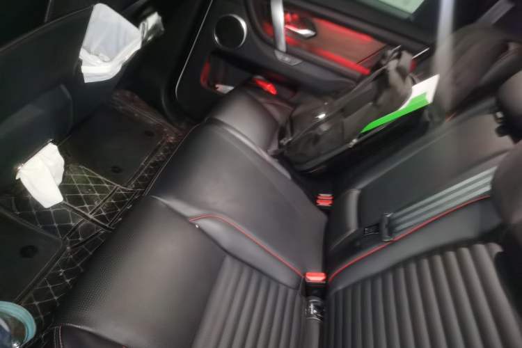 Used Land Rover Discovery Sport 2023 249 PS R-Dynamic S Performance Edition
