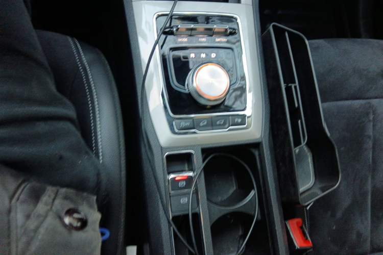 Used Roewe RX5 New Energy 2017 ERX5 EV400 Electric Internet Flagship Edition Gear Lever