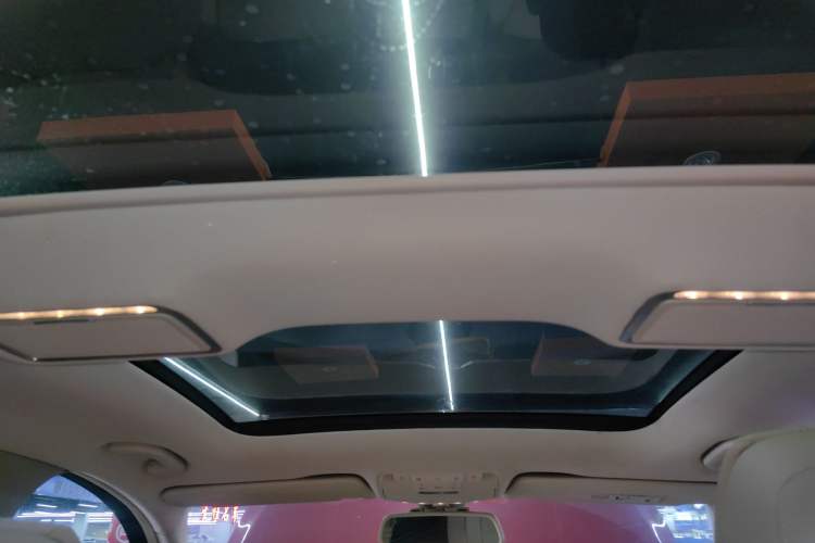 Used Mercedes-Benz C-Class 2015 C 200 L
