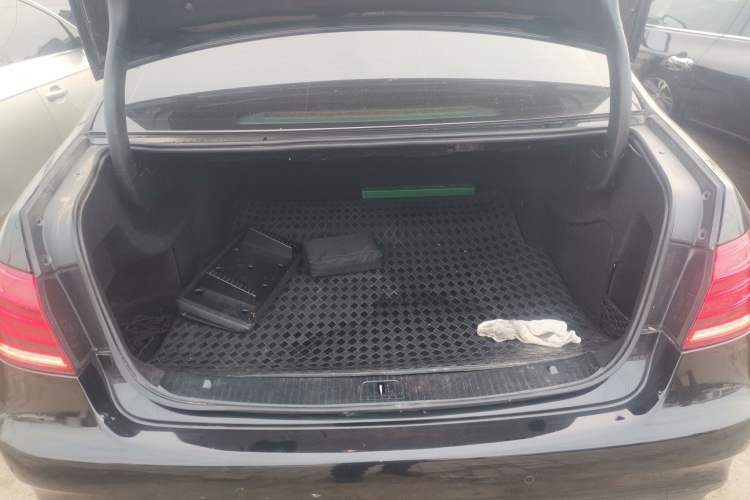 Used Mercedes-Benz E-Class 2015 Facelift E 200 L Sport Edition