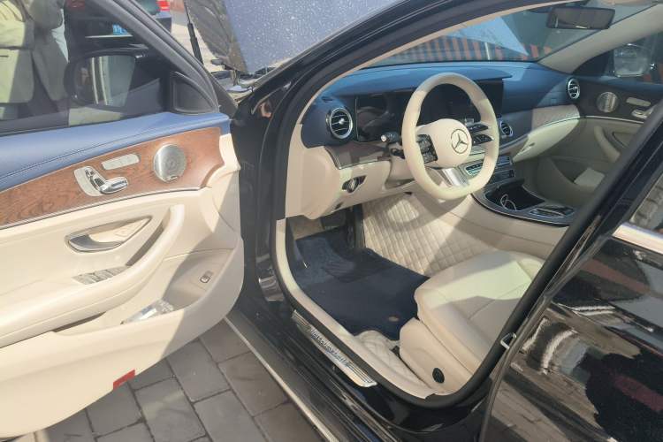 Used Mercedes-Benz E-Class 2023 E 300 L Sport Luxury Edition Driver Seat