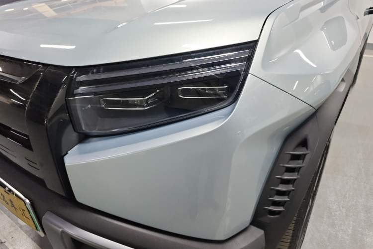 Used Formula Leopard Titanium 3 2025 501 km All-Wheel Drive Intelligent Driving Max Edition Left Front Headlight