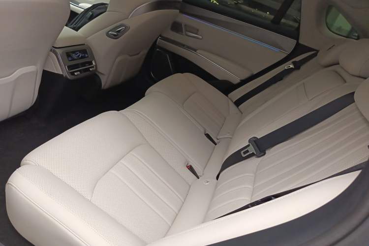 Used BYD Han L 2025 EV 701KM LiDAR Deluxe Edition Left Rear Seat