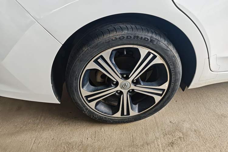 Used Hyundai Elantra (6th Generation / Lingdong) 2018 1.4T Dual-Clutch Xuan Dong · Dynamic Edition Right Rear Wheel Hub