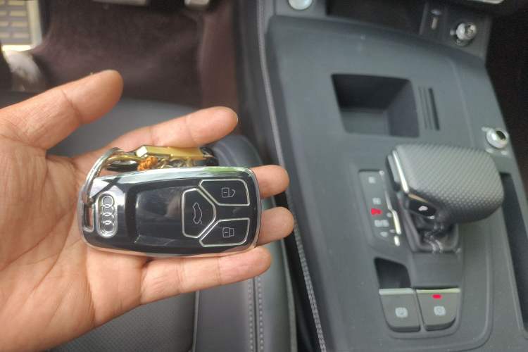 Used Audi Q5L 2024 40 TFSI Luxury Dynamic Edition Vehicle Key