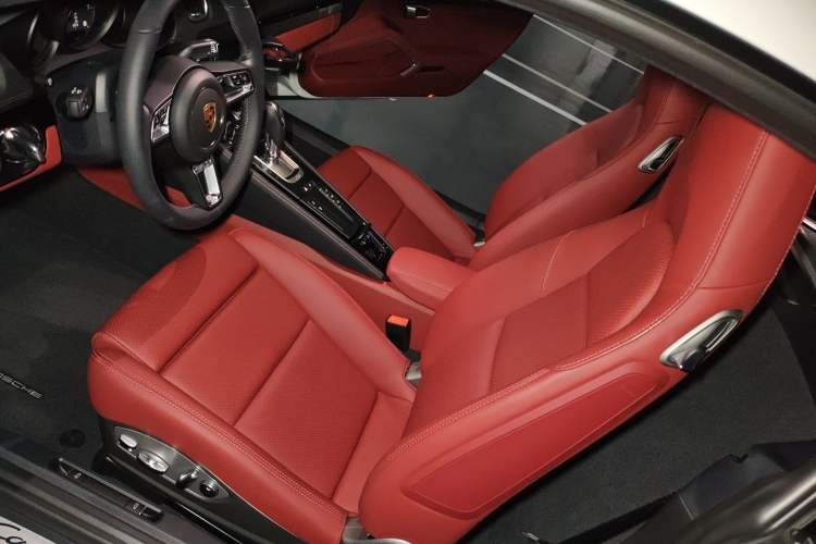 Used Porsche 718 2022 Cayman T 2.0T Left Front Seat