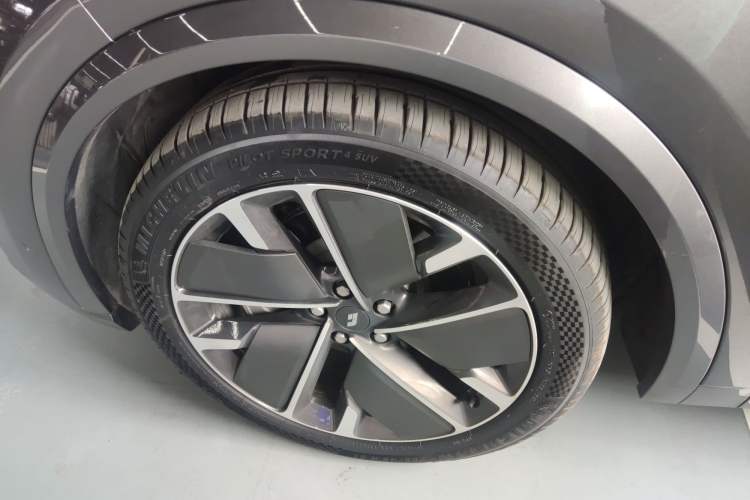 Used Li Auto L8 2025 Ultra Smart Refreshed Edition
