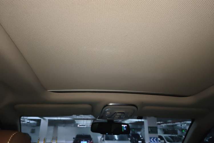 Used BYD Tang New Energy 2015 2.0T Four-Wheel-Drive Flagship Model Headliner