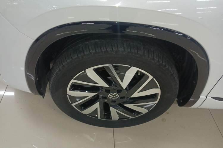 Used Volkswagen Tayron 2023 Revised Version 380TSI All-Wheel Drive R-Line High-Energy Edition Left Front Wheel Hub