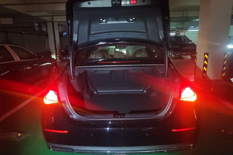 Used Mercedes-Benz E-Class 2026 E 300 L Luxury Trunk