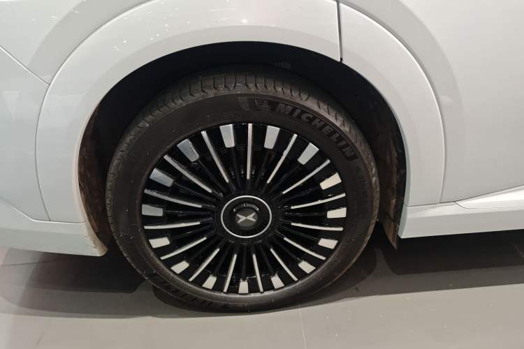 Used XPeng X9 2026 Model—Range-Extended Version 1602 Ultra Exterior 5
